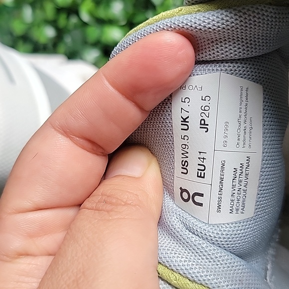 On Running Gray and Lime Sneakers - Picture 4 of 5